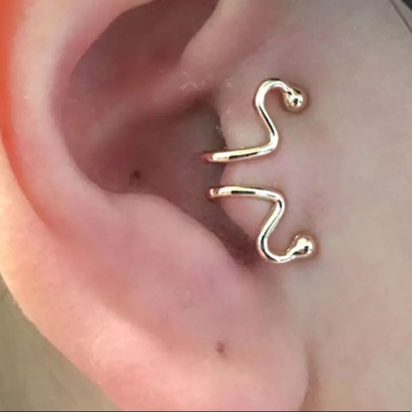 ⚜️[𝟯/$𝟭𝟴]⚜️Gold Cuff Simple Wrap Earring NEW - Picture 6 of 10